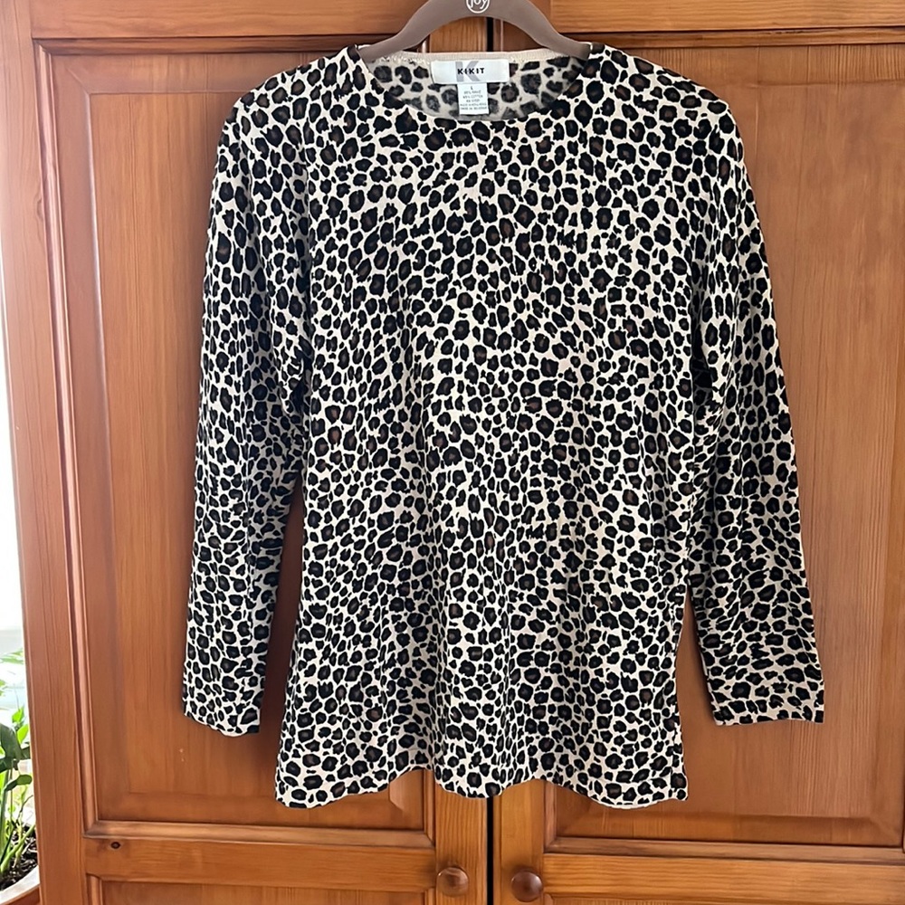 Kikit size L leopard print sweater in good condition